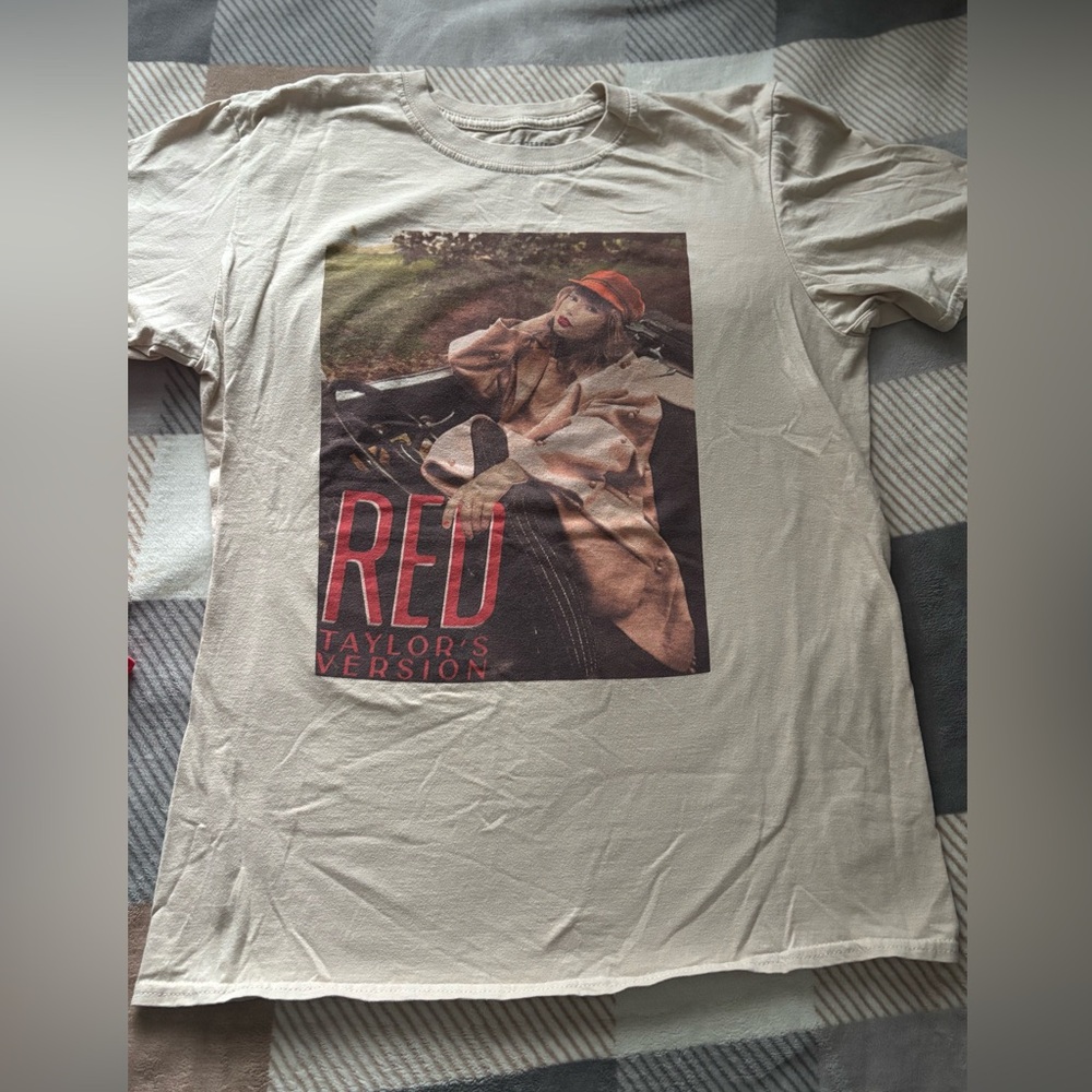 Red Album Beige Graphic Tee